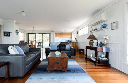Greens Beach House | Ocean View Retreat at Greens Beach
