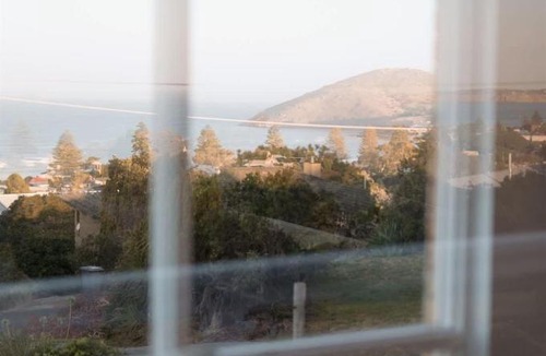 Encounter Bay House | Ocean Views Byron Infused Bliss NEW