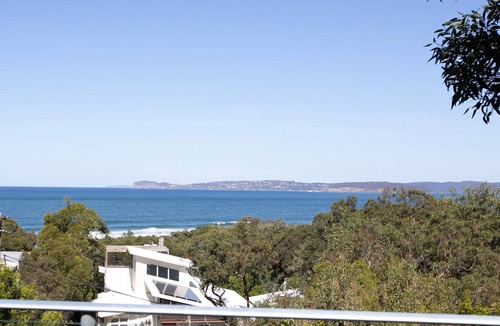 Killcare House | Ocean views, easy walk to beach and national park