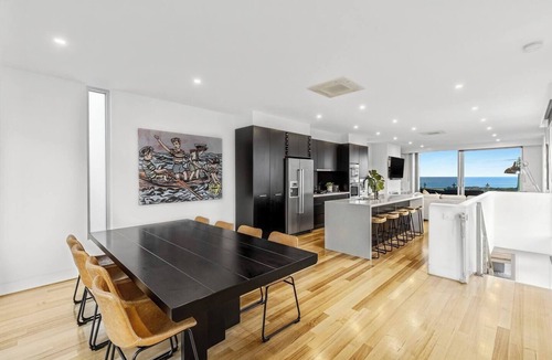 Ocean Grove House | Ocean Views - just metres from the beach!