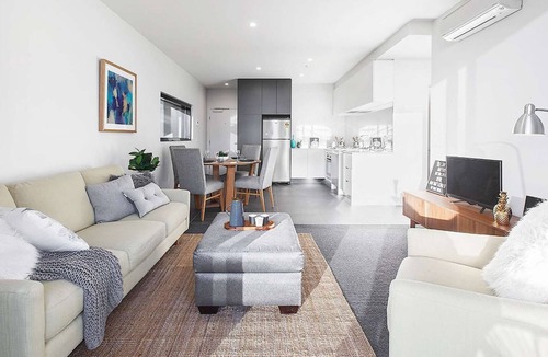 St Kilda Apartment | Ocean Views ☆ Top Location ☆ Parking ☆ Restaurants