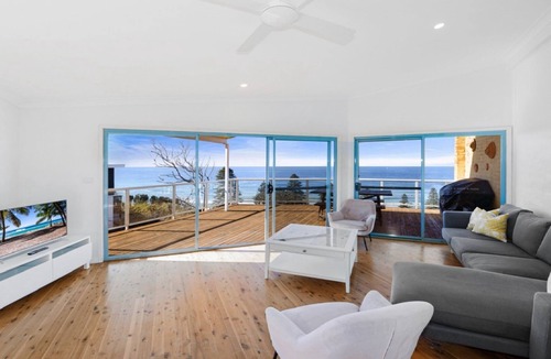 Avoca Beach House | Ocean Vue - Stunning Views!