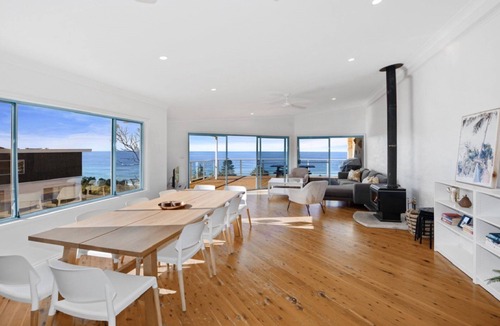 Avoca Beach House | Ocean Vue - Stunning Views!