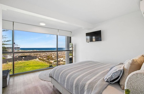 Scarborough Apartment | OCEANFRONT FURNISHED APARTMENT | SCARBOROUGH | FULL OCEAN VIEWS |1-4 MONTH STAYS