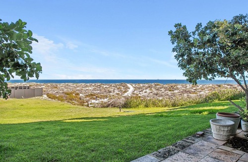 Scarborough Apartment | OCEANFRONT FURNISHED APARTMENT | SCARBOROUGH | FULL OCEAN VIEWS |1-4 MONTH STAYS