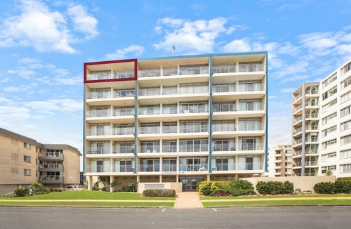 Forster Apartment | Oceanic 27: 2 BR, 1 BA Apartment in Forster, Sleeps 4