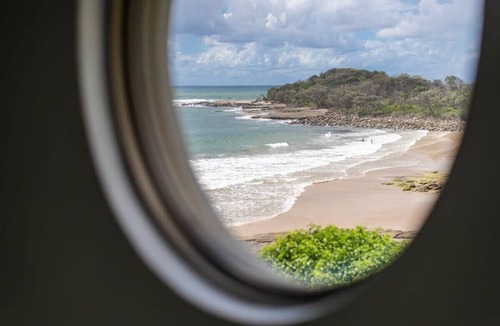 Yamba House | Oceans 8 - Oceanstays -Absolute Oceanfront with Fireplace