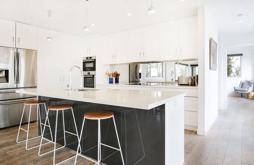 Culburra Beach House | Oceanside - Pet Friendly Absolute Beachfront