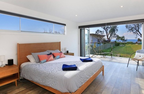 Culburra Beach House | Oceanside - Pet Friendly Absolute Beachfront