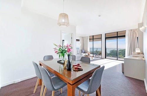 Darwin City Centre Apartment | Oceanview Corner Resort like Living with Pool