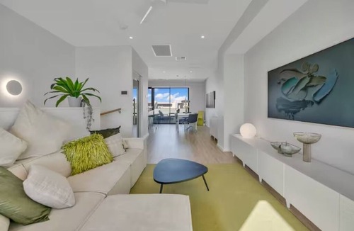Taperoo House | Oceanview Luxury with Dedicated Workspace