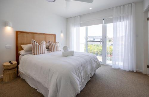 Anna Bay Villa | Olas Villa 3 - Plunge Pool & Walk to Beach