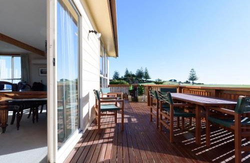 Low Head House | Old-School Charm Meets Beachside Bliss