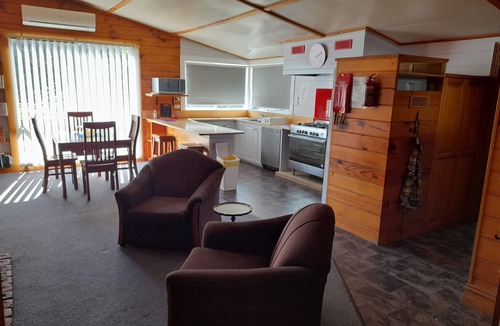 Rocky Cape House | Old School | Rocky Cape Farm Stay | Sleeps 10