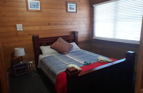 Rocky Cape House | Old School | Rocky Cape Farm Stay | Sleeps 10