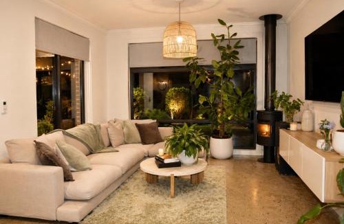Frankston South House | Olivers Hill Spa and Retreat