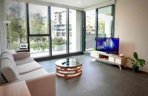 Lidcombe Apartment | Olympic Park 2BR Accor stadium Pool & Gym