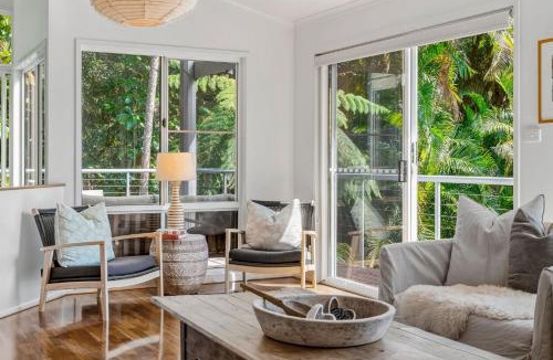 Port Macquarie House | Omanu - family home with pool