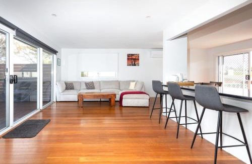 Iluka House | Omaroo