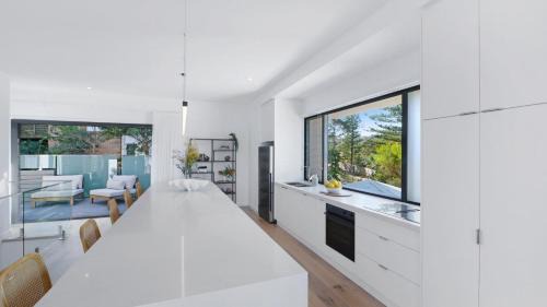 Copacabana House | Omaroo House - Views Over Copa Beach