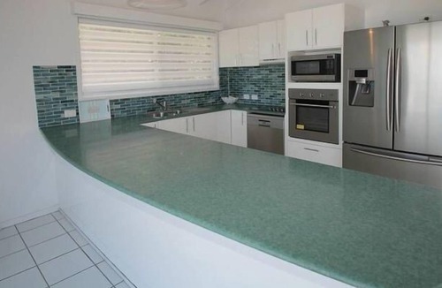 Boomerang Beach House | On The Beach - Absolute beach front with pool