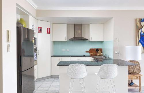 Boat Harbour Apartment | On the Beach Getaway - Beachfront 3 Bedroom Apartment
