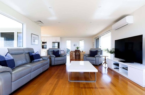 Low Head House | On the Beach & Golf Course Minutes from MTB Trails
