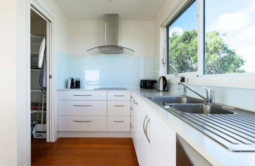 Low Head House | On the Beach & Golf Course Minutes from MTB Trails