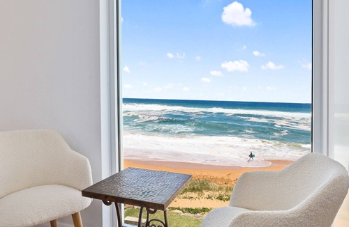 Mona Vale Apartment | "On The Beach" - The ocean is your backyard