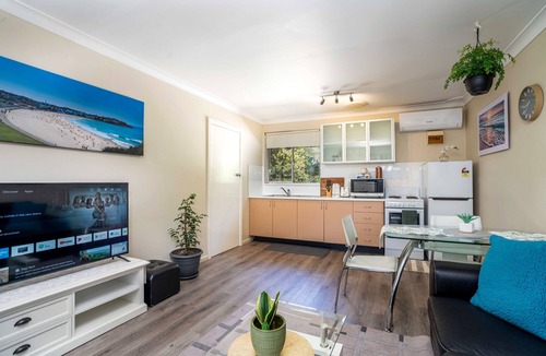 Orange Apartment | One-Bedroom Apartment on Summer | No.4 Near CBD