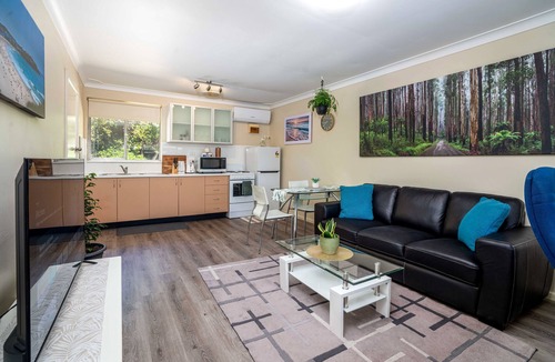 Orange Apartment | One-Bedroom Apartment on Summer | No.4 Near CBD