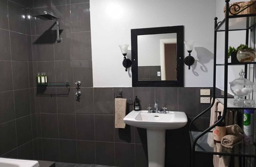 Upper Wakefield Bed & Breakfast | One bedroom cottage in the beautiful Clare Valley
