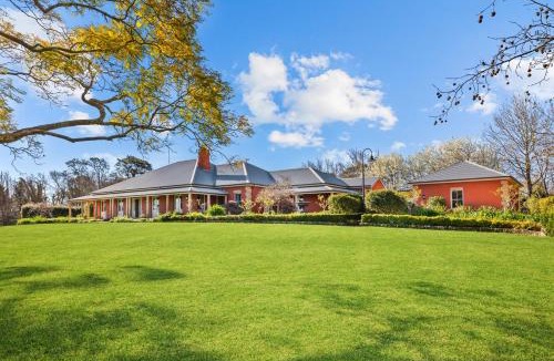 Arcadia Bed & Breakfast | One Bedroom Cottage with Pets allowed in the Rose Suite only-fee applies