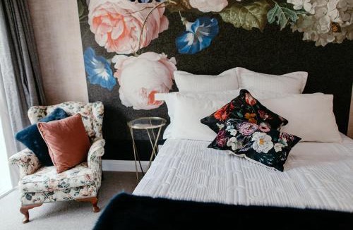 Arcadia Bed & Breakfast | One Bedroom Cottage with Pets allowed in the Rose Suite only-fee applies