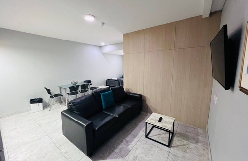Hamilton Apartment | One Bedroom Deluxe Spa Apartment