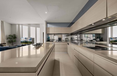 Docklands Apartment | Opulent Harbourside Sanctuary | 3 Bedrooms | 2.5 Bathrooms | Free Parking