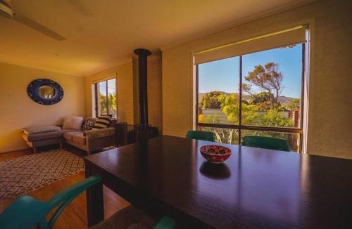 Apollo Bay House | Orana ~ 2 blocks to Beach ~ FREE Wifi
