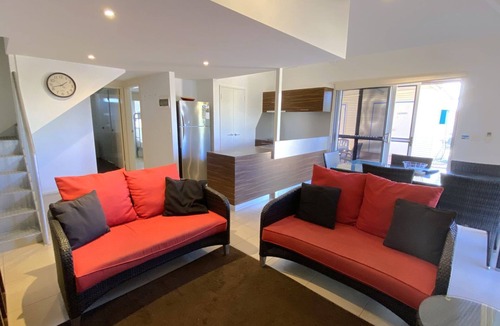 Exmouth Villa | Osprey Holiday Village Unit 103/2 Bedroom apartment in complex with a pool