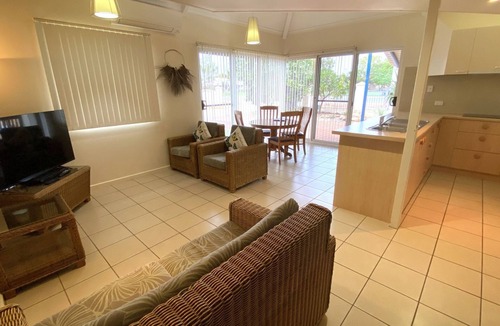 Exmouth Villa | Osprey Holiday Village Unit 101/2 Bedroom apartment in complex with a pool