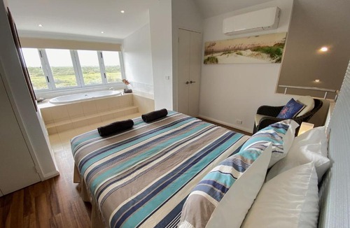 Exmouth Villa | Osprey Holiday Village Unit 104