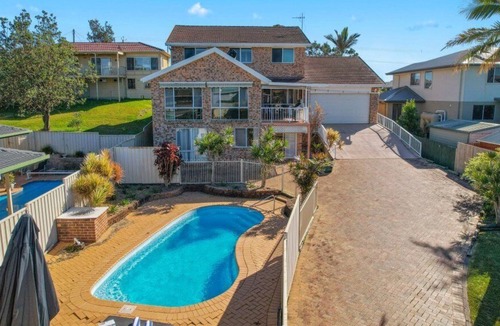 Lake Cathie House | Otto House - family beach house with pool