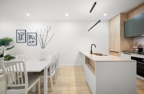 Stepney Villa | OTTO: Sleek and Stylish City Convenience