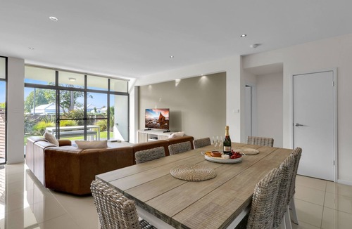 Huskisson Apartment | Our Beach House at Husky by Book Jervis Bay - Relax in Style
