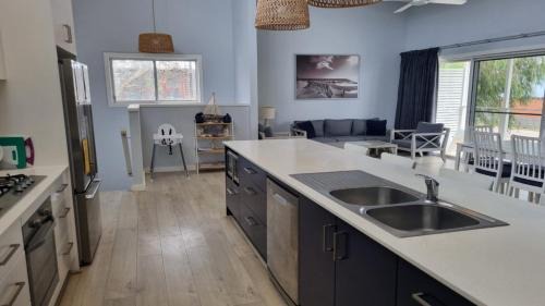 Hawks Nest House | Outstanding Holiday At The Beach