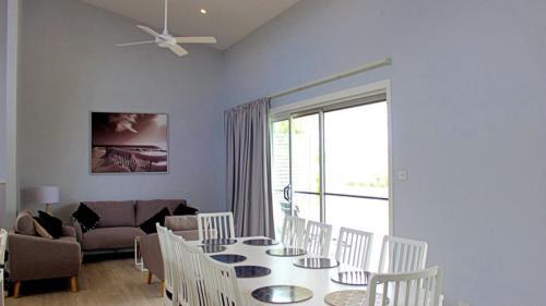 Hawks Nest House | Outstanding Holiday At The Beach
