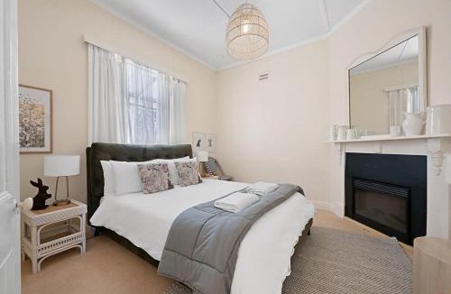 Emu Swamp House | 'Overseers' Cottage - Mayfield Vineyard in Orange