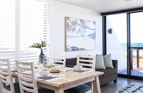 Wooli House | Pacific Dawn on The Beach