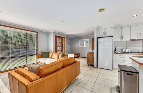 Waterhouse House | Palm Beach - Fully fenced pet friendly (outside only) private family home