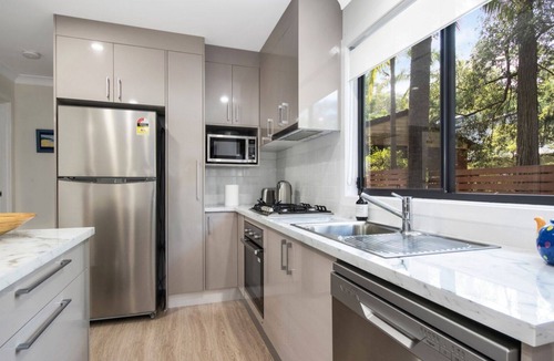 Pearl Beach House | PALM TREE COTTAGE @ PEARL BEACH