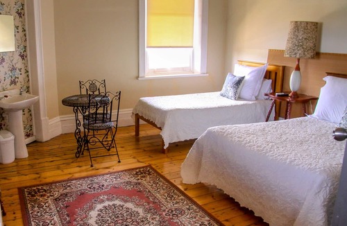 Davenport Hotel | Pampas Motel